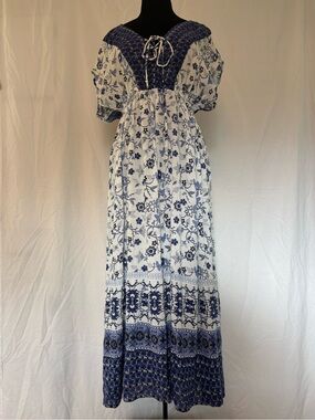 Beach by Exist Smocked Floral Maxi Dress Boho Cottagecore Festival Prairie M